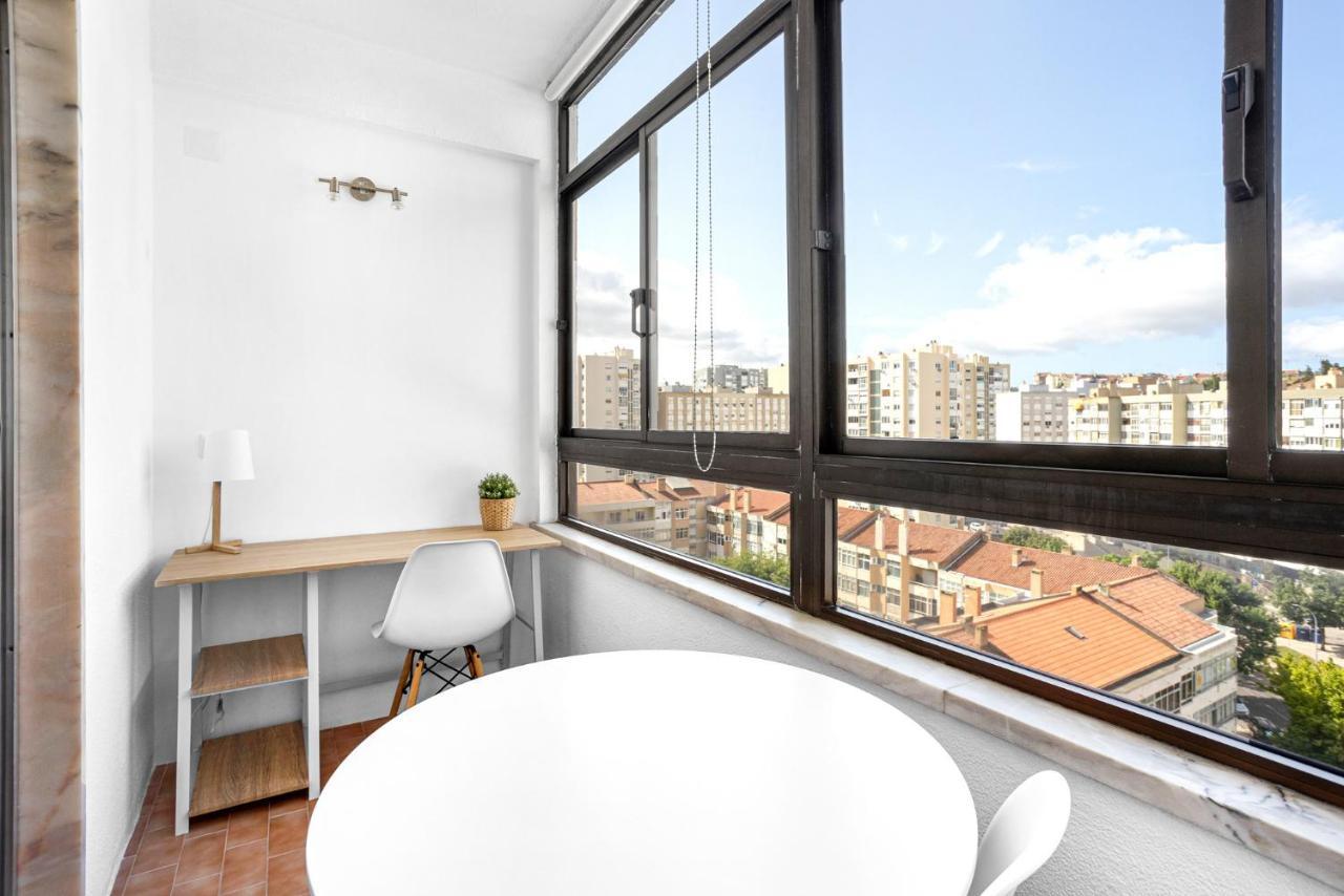 Wonderful Shared Apartment In Alfornelos - Near Metro! Lisboa المظهر الخارجي الصورة