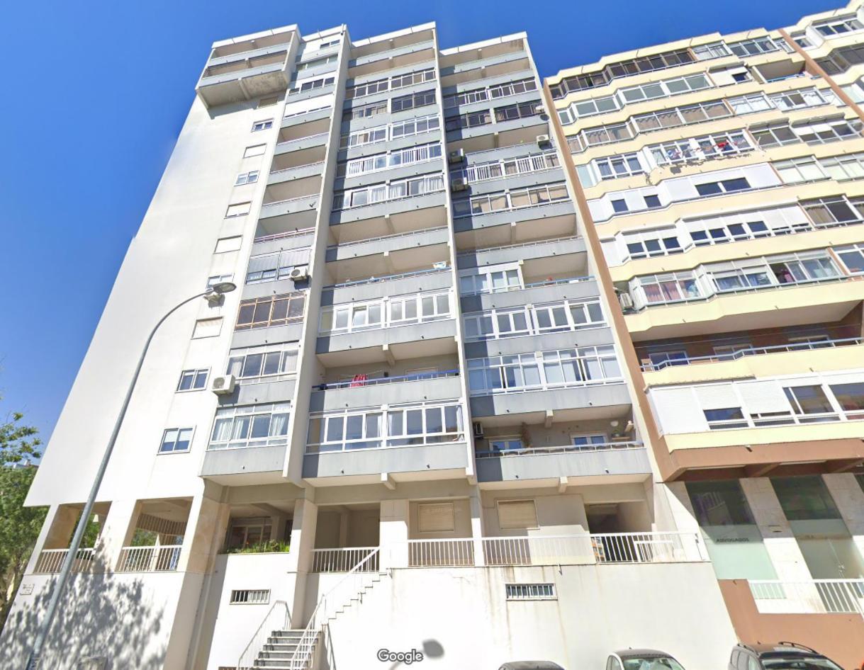 Wonderful Shared Apartment In Alfornelos - Near Metro! Lisboa المظهر الخارجي الصورة